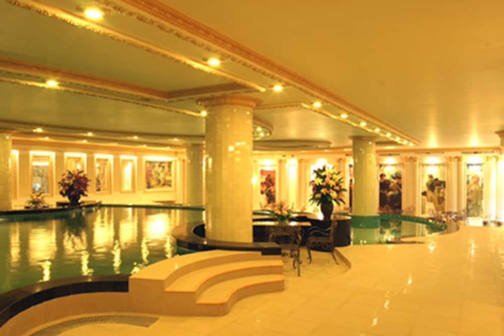 Adriatic Palace Bangkok Exterior photo