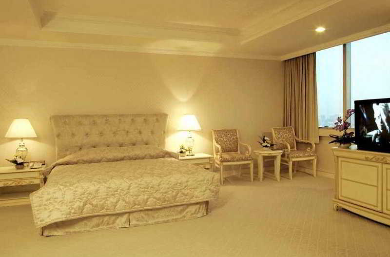 Adriatic Palace Bangkok Exterior photo