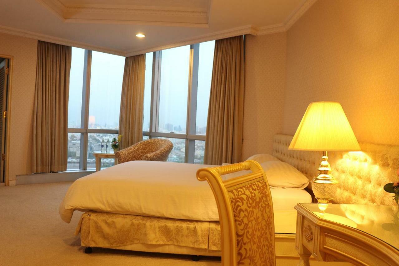Adriatic Palace Bangkok Exterior photo